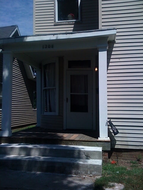 1206 Heath St