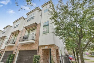 1040 W 26th St in Houston, TX - Building Photo