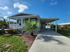 104 Rhine Dr in North Fort Myers, FL - Building Photo - Building Photo