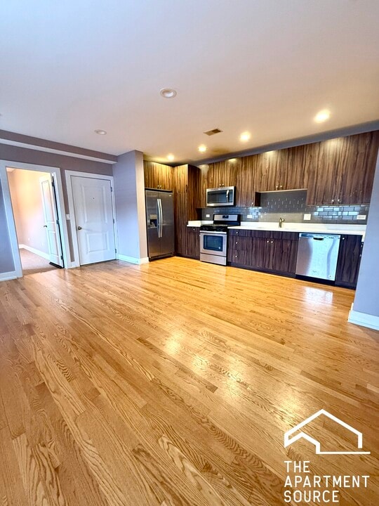 3433 S Indiana Ave in Chicago, IL - Building Photo