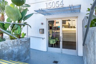 15054-15058 Magnolia Blvd in Sherman Oaks, CA - Building Photo - Building Photo