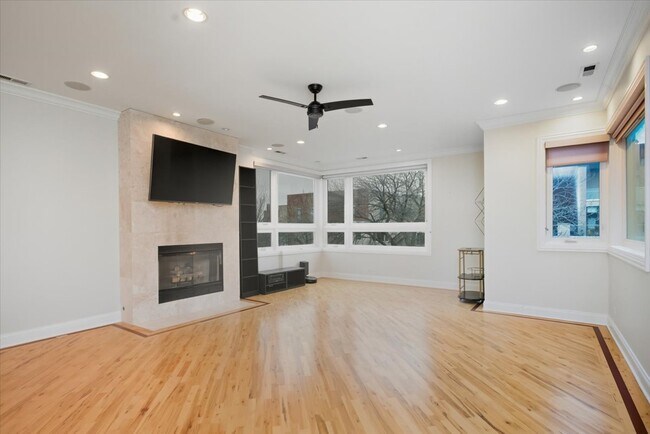 1523 W Huron St in Chicago, IL - Foto de edificio - Building Photo