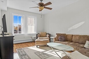 7 Arlington St, Unit #1 in Cambridge, MA - Building Photo