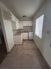 331 E Elm St in Hanford, CA - Building Photo - Building Photo