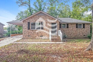 117 Miranda Rd in West Columbia, SC - Building Photo