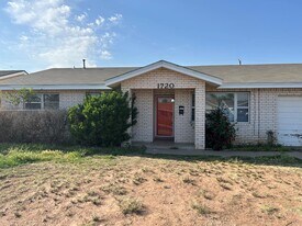1720 E 49th St in Odessa, TX - Building Photo