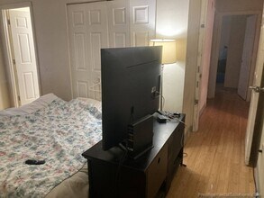 9 Saint Joseph St in Fall River, MA - Foto de edificio - Building Photo