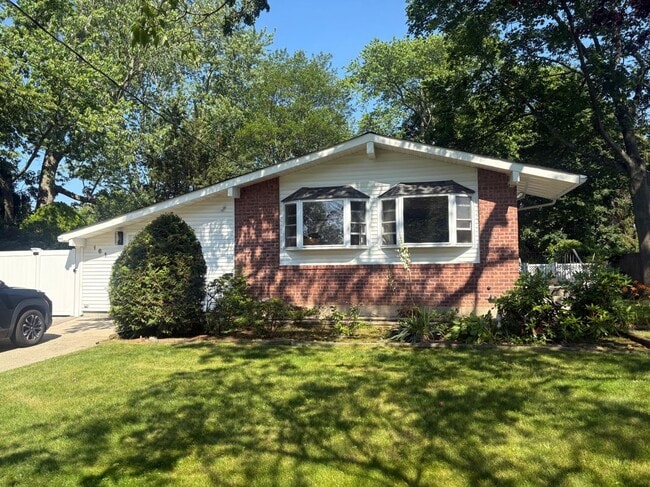 property at 161 Fiddler Pl