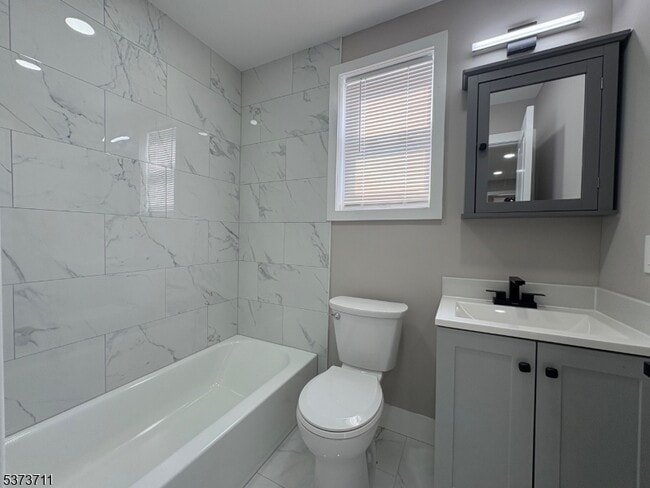 322 N 10th St in Newark, NJ - Building Photo - Building Photo