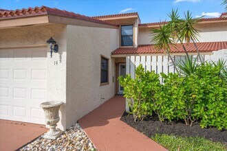 130 Palm Ave-Unit -14 in Jupiter, FL - Foto de edificio - Building Photo