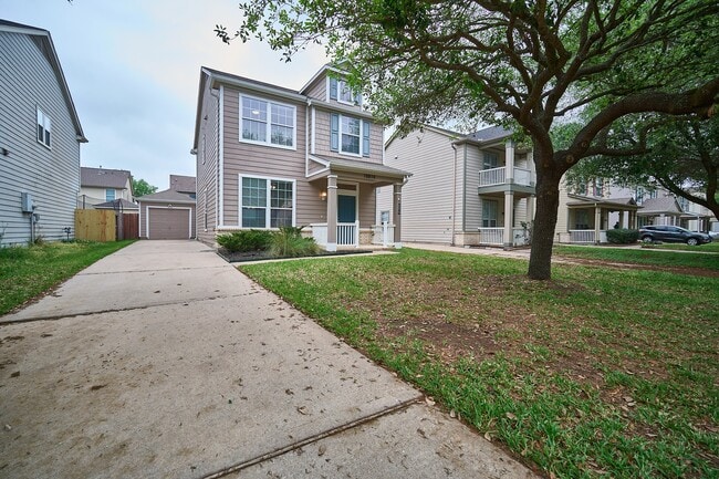 18814 Sandelford Dr