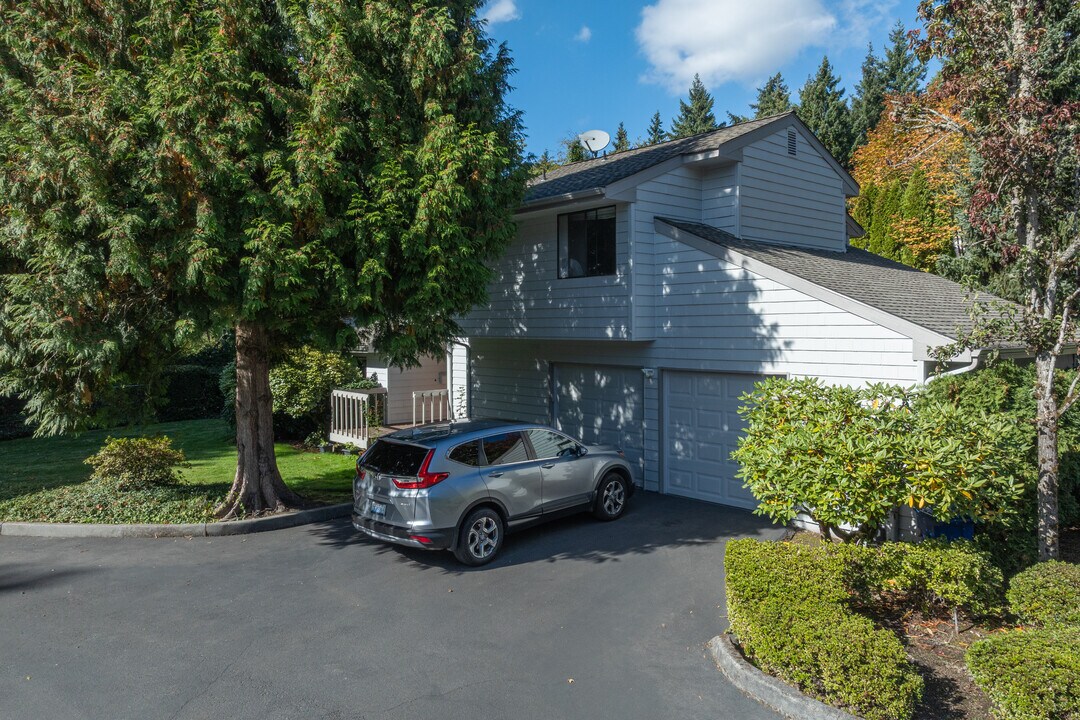Mainstreet in Bellevue, WA - Building Photo