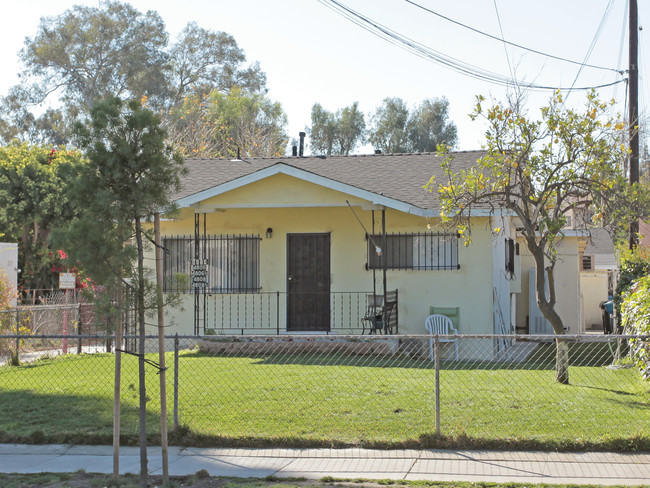 4804-4808 Live Oak St in Bell, CA - Building Photo - Building Photo