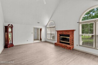 221 Forest Oaks Dr in New Bern, NC - Building Photo - Building Photo