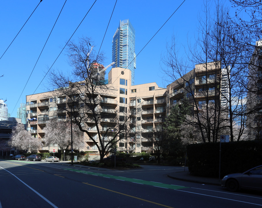 City View in Vancouver, BC - Building Photo