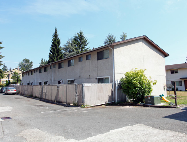 Westwood Apartments in Lynnwood, WA - Building Photo - Building Photo