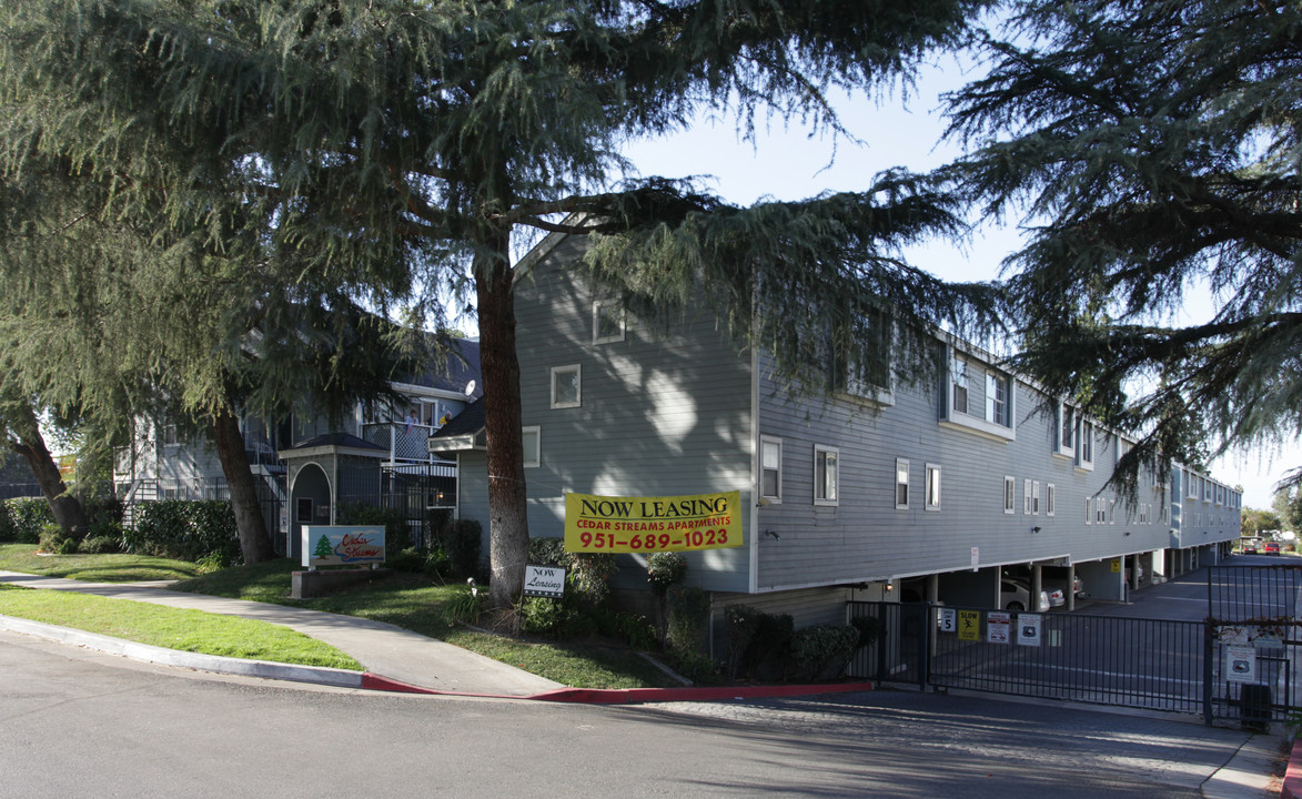 Cedar Streams Apartments in Riverside, CA - Building Photo