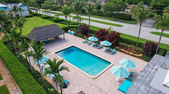 1210 NW 13th St, Unit 103 in Boca Raton, FL - Building Photo - Building Photo