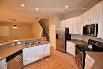 1914 Rutherford Dr in Dover, FL - Foto de edificio - Building Photo