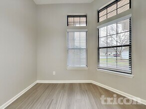 5357 Whitecastle Ct, Unit 1602 in Jacksonville, FL - Foto de edificio - Building Photo