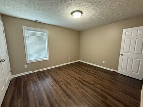 201 Cherry Way in Bowling Green, KY - Building Photo - Building Photo