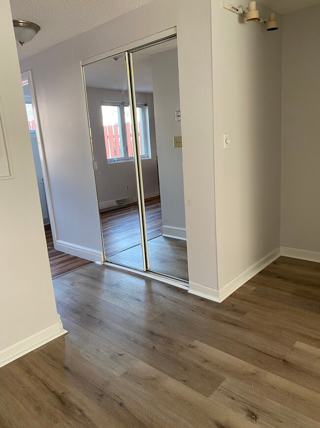 17 Stoneledge Ct in Buffalo, NY - Foto de edificio - Building Photo