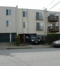 668 Villa St in Daly City, CA - Building Photo - Building Photo