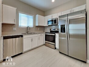 2241 W Echo Ln in Phoenix, AZ - Building Photo - Building Photo