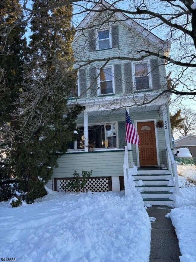 property at 32 Pitt St