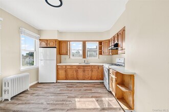 270 Sickles Ave in New Rochelle, NY - Building Photo - Building Photo