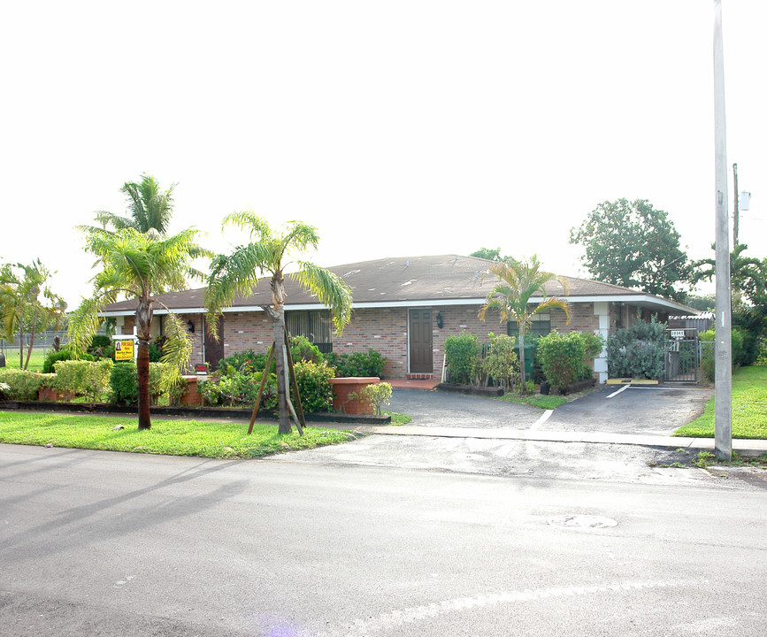 1934 NW 58th Ter in Fort Lauderdale, FL - Foto de edificio