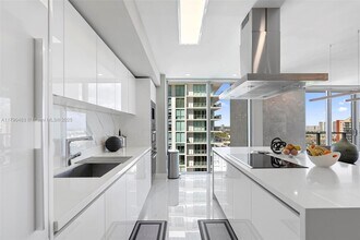 300 Sunny Isles Blvd, Unit 4-2207 in Sunny Isles Beach, FL - Building Photo - Building Photo