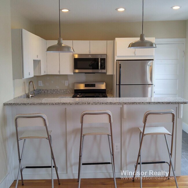 102 Morrison Ave, Unit 3 in Somerville, MA - Building Photo - Building Photo