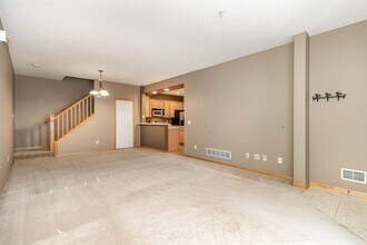 12110 Vermillion St NE in Blaine, MN - Building Photo - Building Photo