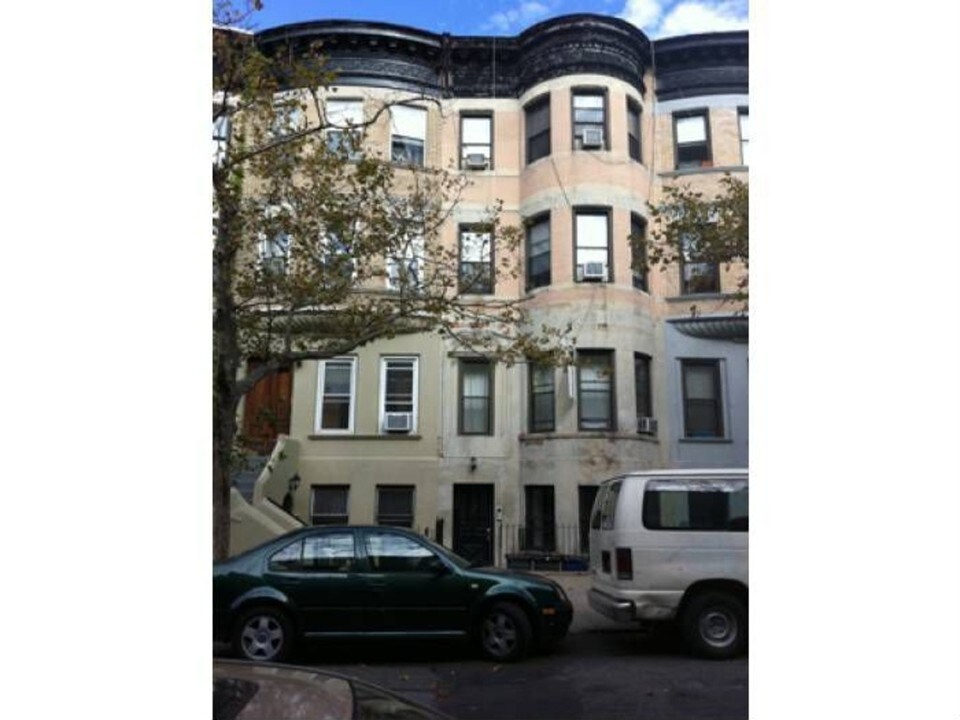 525 W 150th St in New York, NY - Building Photo