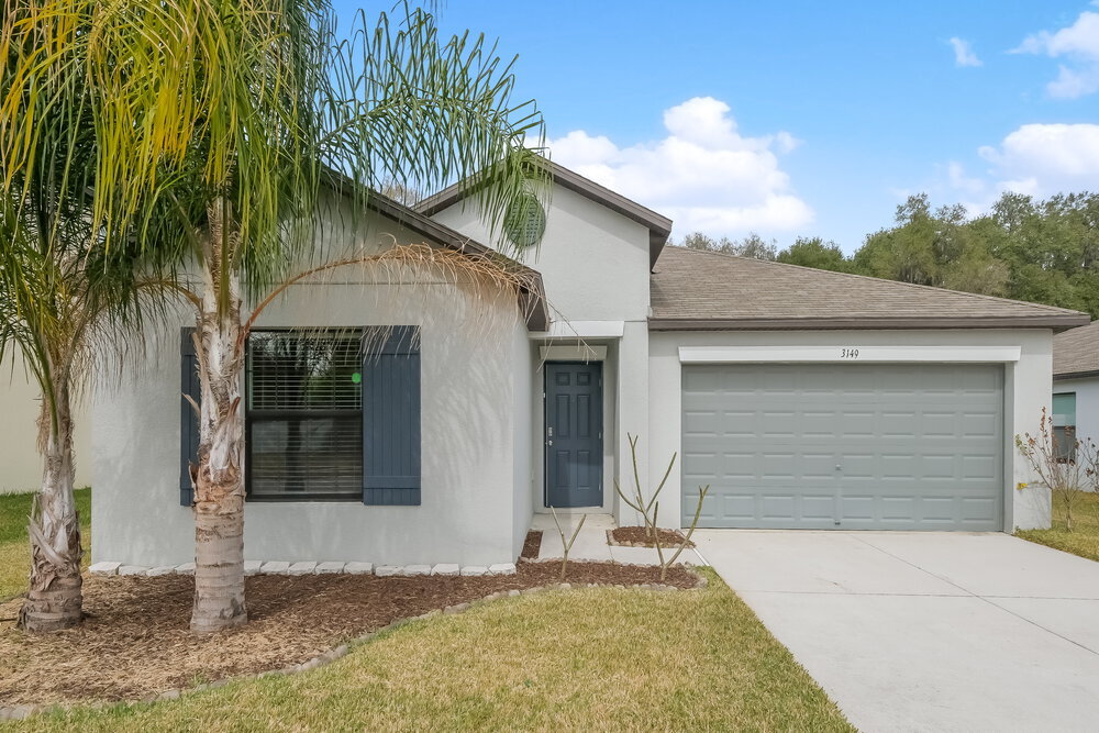 3149 Moulden Hollow Dr in Zephyrhills, FL - Building Photo