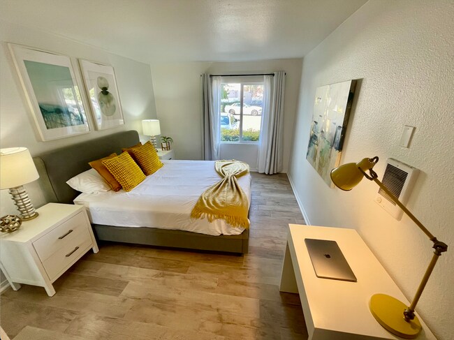 3030 Suncrest Dr unit 402, Unit 3030 Suncrest Dr. 402 in San Diego, CA - Building Photo - Building Photo