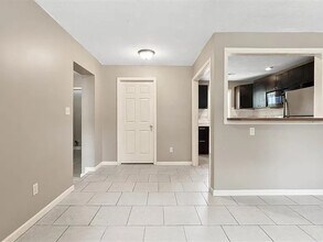 8037 Wabash Ave in Kansas City, MO - Building Photo - Building Photo