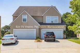 9232 Boehm Dr in Lenexa, KS - Building Photo