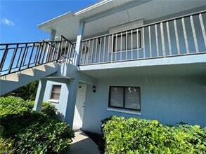 28181 Pine Haven Way-Unit -140 in Bonita Springs, FL - Foto de edificio - Building Photo