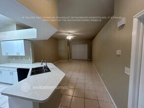 407 Sand Ridge Dr in Valrico, FL - Building Photo - Building Photo