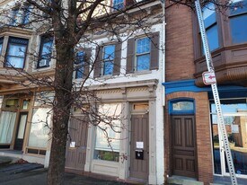 264 W Market St in York, PA - Building Photo