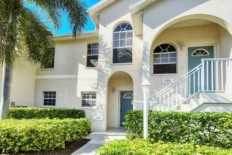 8370 Wingate Dr in Sarasota, FL - Building Photo - Building Photo