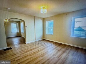 617 3rd St in Beverly, NJ - Building Photo - Building Photo