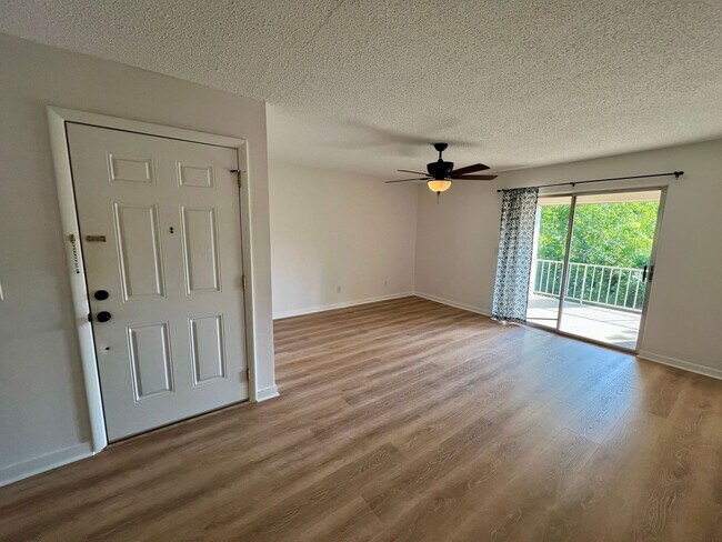 3600 Chateau Dr in Columbia, SC - Foto de edificio - Building Photo