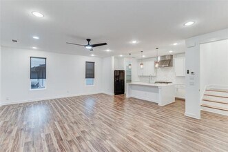 1925 California Dr in Dallas, TX - Building Photo - Building Photo