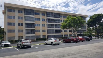 50 SW 3rd Ave in Boca Raton, FL - Building Photo