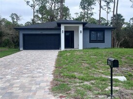 2816 Silas Ave in North Port, FL - Building Photo