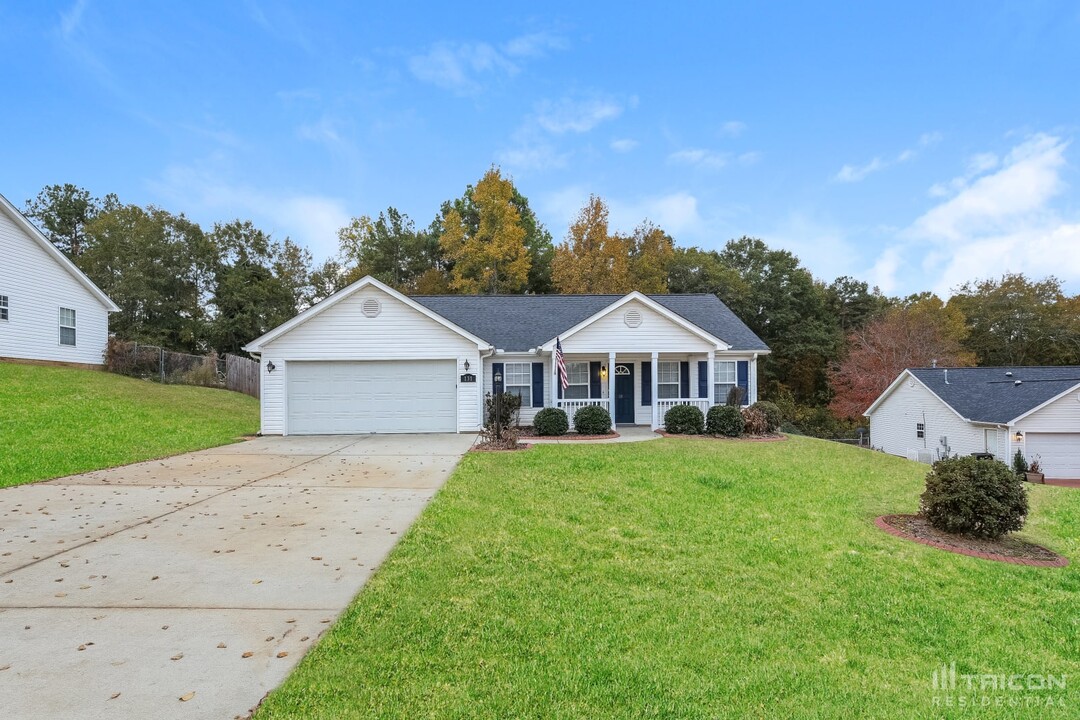 131 St James Ct in Anderson, SC - Building Photo