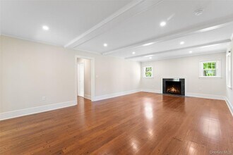 211 Griffen Ave in Scarsdale, NY - Building Photo - Building Photo